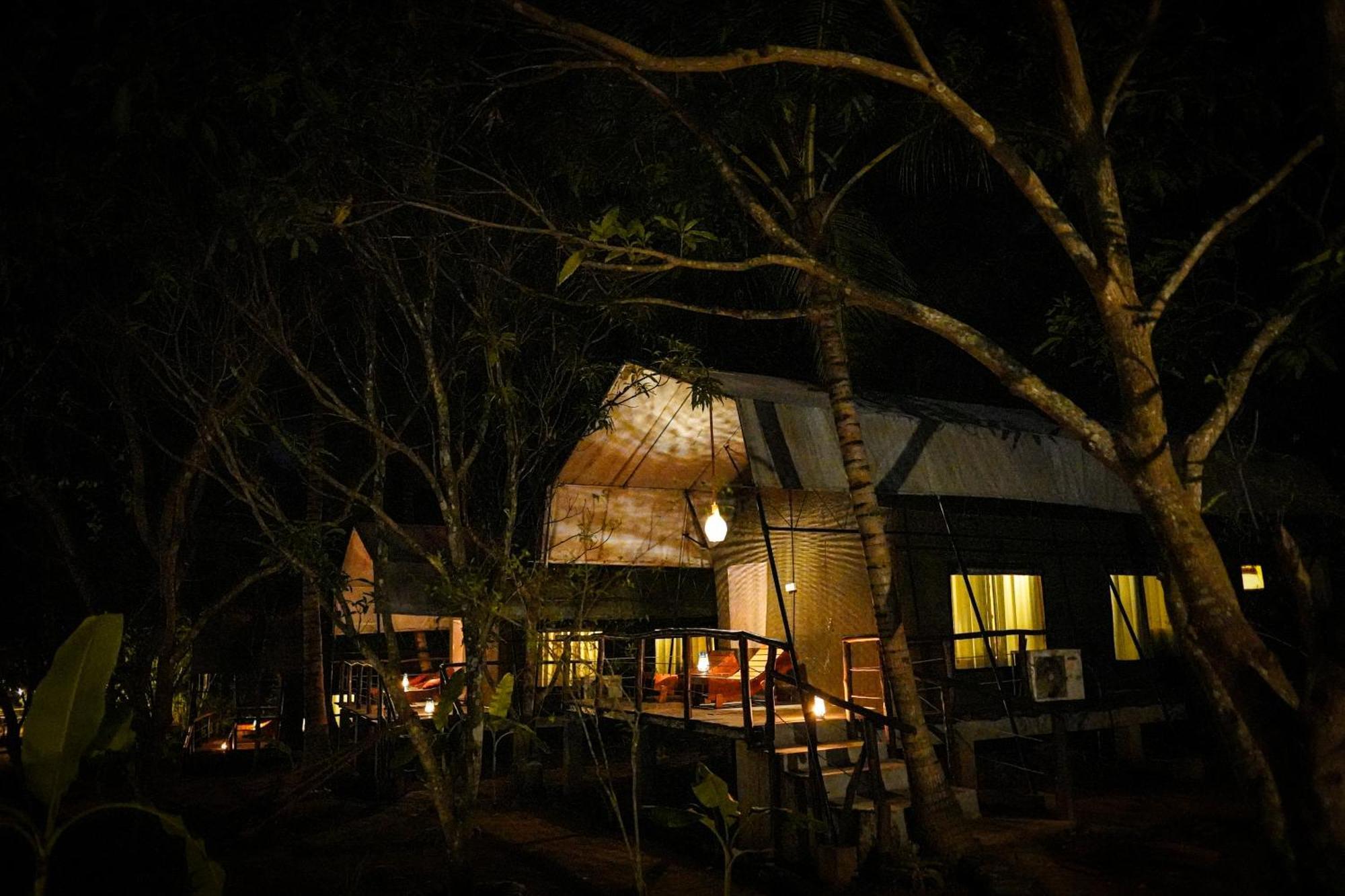 River Glamping By Gaga Bees 우다왈라웨 외부 사진